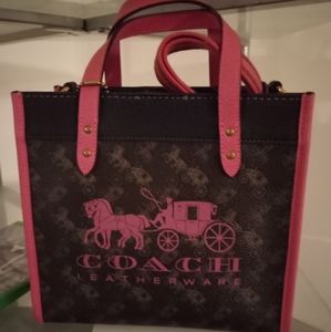 COACH Field Tote 22 Horse & Carriage